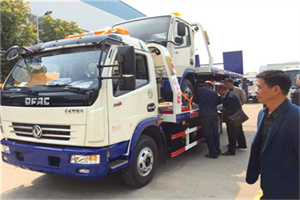 乌兰察布汽车道路救援拖车价格